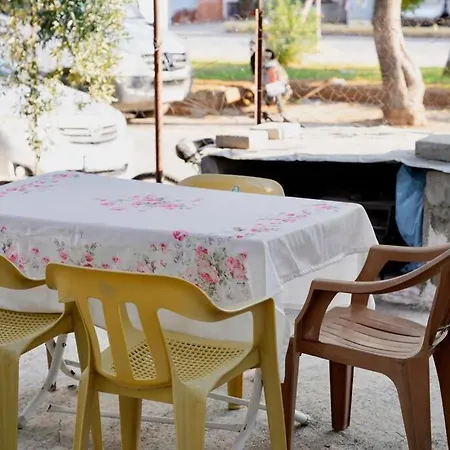 Muestakil Bahceli, Huzurlu Tatil Szálloda *